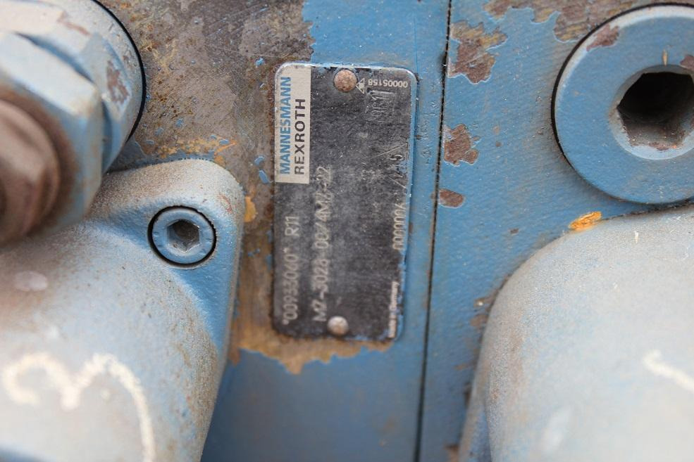 Liebherr 574 - Válvula hidráulica para Maquinaria de construcción: foto 2 Liebherr 574 - Válvula hidráulica para Maquinaria de construcción: foto 2