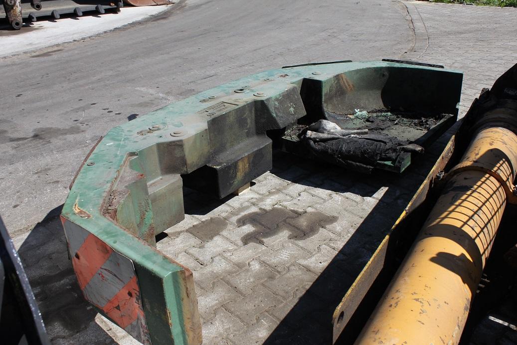 Liebherr A 312 - Contrapeso para Excavadora: foto 4 Liebherr A 312 - Contrapeso para Excavadora: foto 4