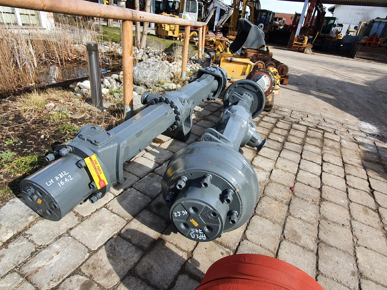 Liebherr AP B 745 aus A312 - Eje y piezas para Maquinaria de construcción: foto 2 Liebherr AP B 745 aus A312 - Eje y piezas para Maquinaria de construcción: foto 2