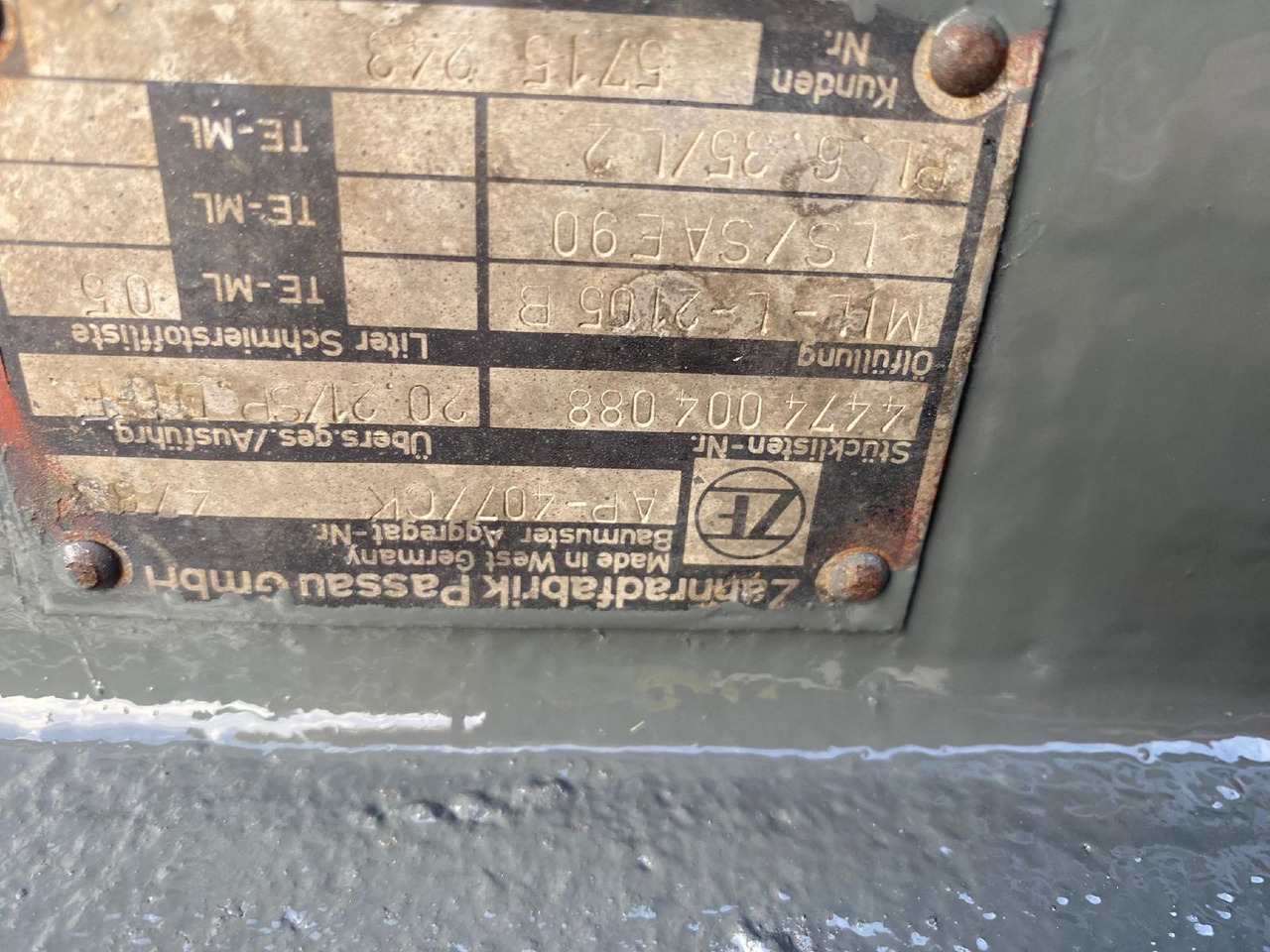 Liebherr ZF AP 409 aus LH L 531 - Eje y piezas para Maquinaria de construcción: foto 3 Liebherr ZF AP 409 aus LH L 531 - Eje y piezas para Maquinaria de construcción: foto 3