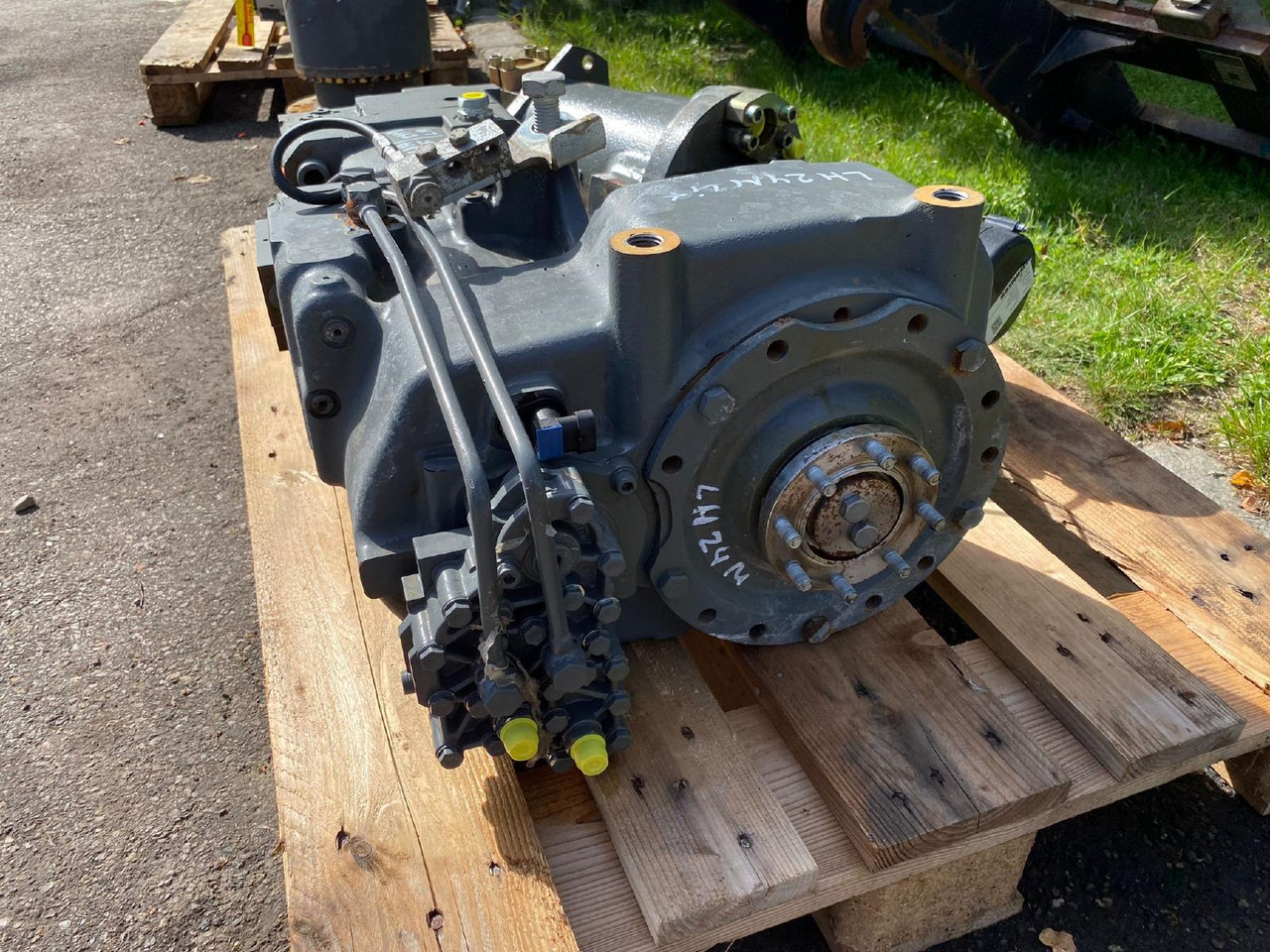 Liebherr ZF aus LH 24M - Caja de cambios para Maquinaria de construcción: foto 3 Liebherr ZF aus LH 24M - Caja de cambios para Maquinaria de construcción: foto 3