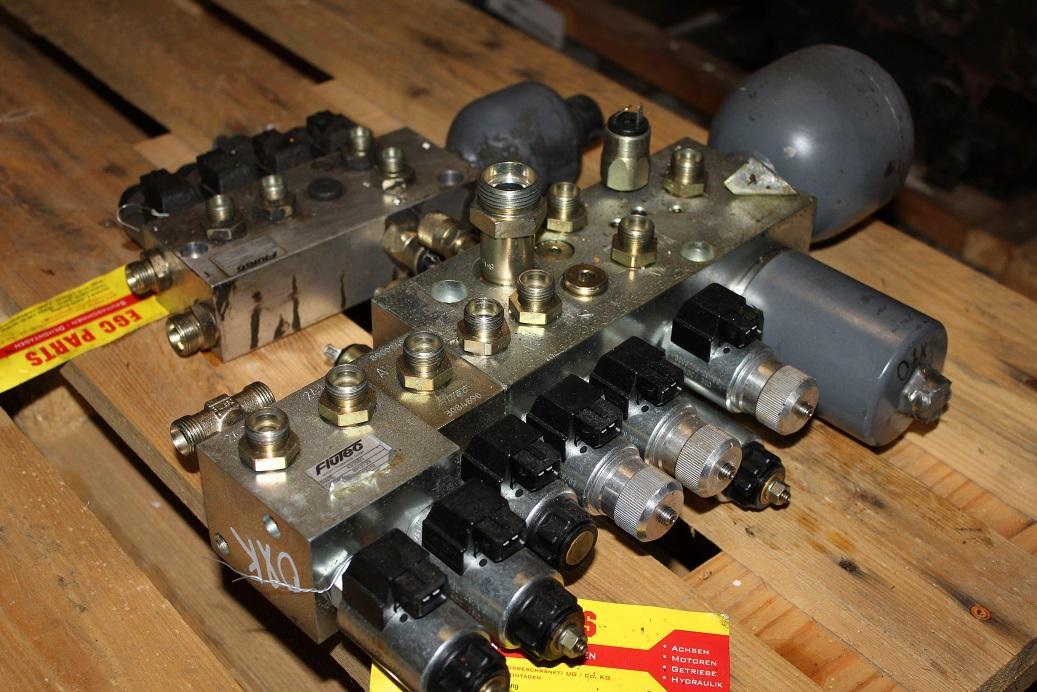 O&K MH Plus , New Holland - Válvula hidráulica para Excavadora de ruedas: foto 3 O&K MH Plus , New Holland - Válvula hidráulica para Excavadora de ruedas: foto 3