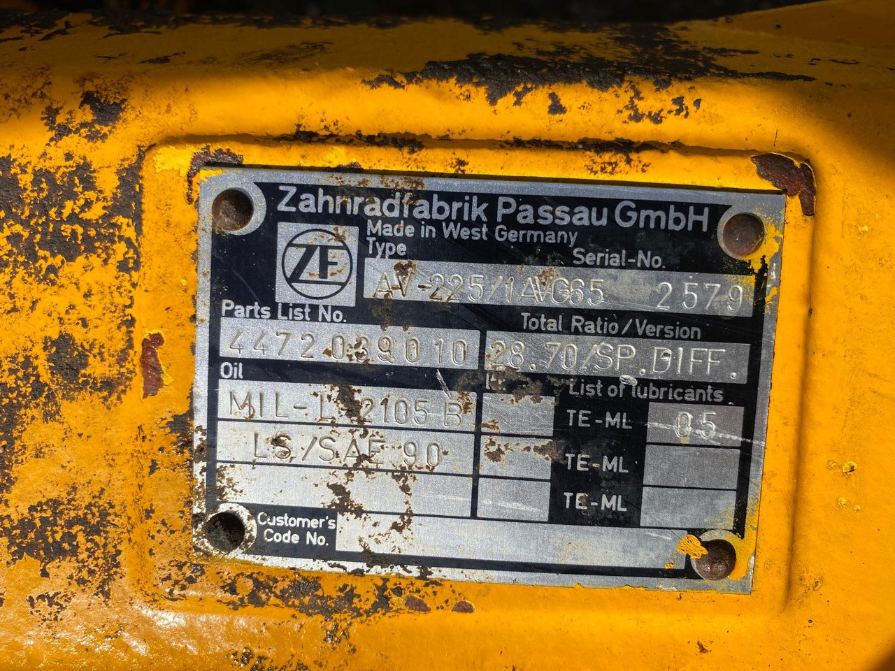 Zettelmeyer ZL 601 B ZF AV 225 - Eje y piezas para Maquinaria de construcción: foto 4 Zettelmeyer ZL 601 B ZF AV 225 - Eje y piezas para Maquinaria de construcción: foto 4