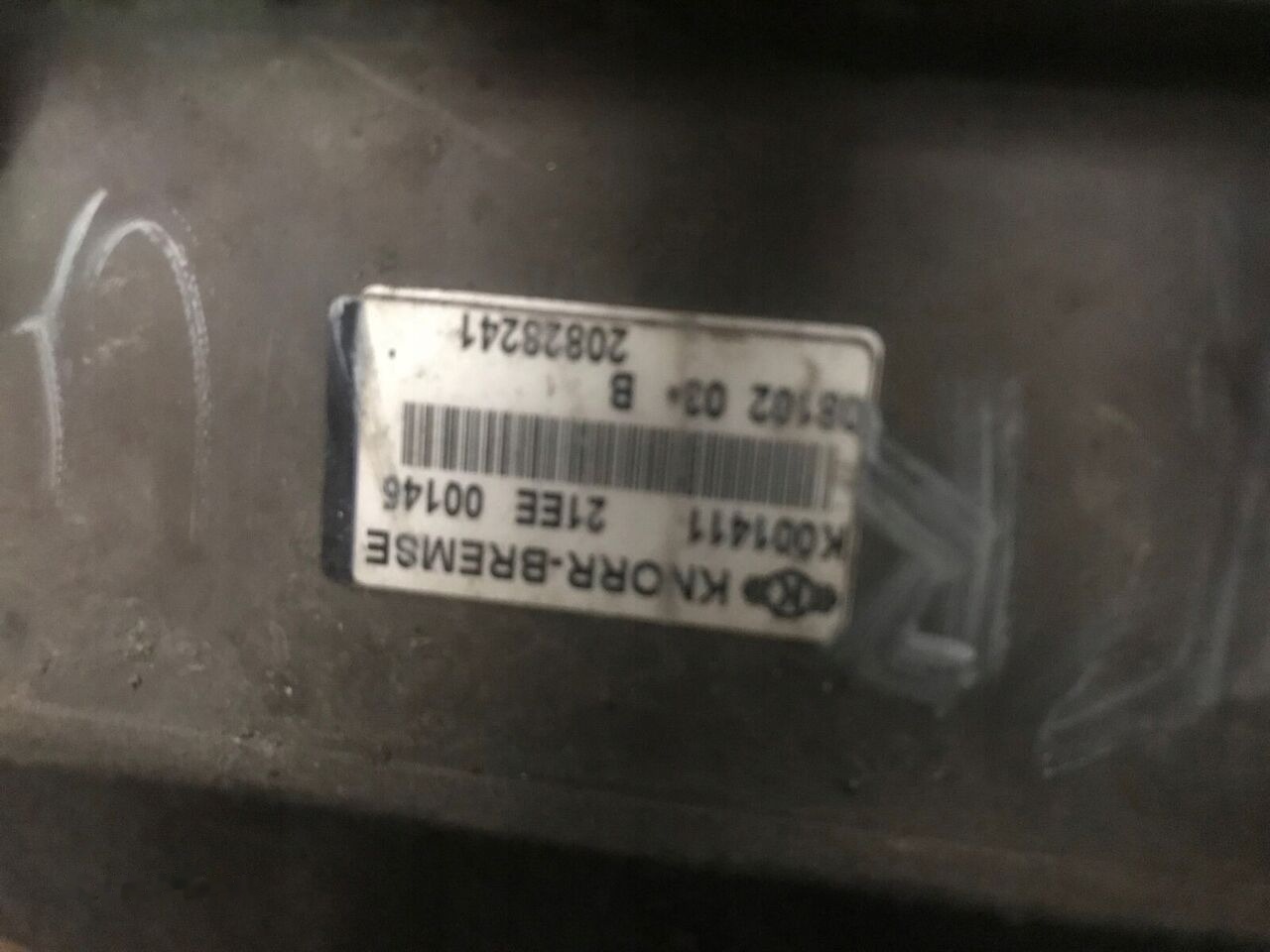 Knorr-Bremse K001411   Volvo FM FH Renault - Válvula de freno para Camión: foto 3 Knorr-Bremse K001411   Volvo FM FH Renault - Válvula de freno para Camión: foto 3