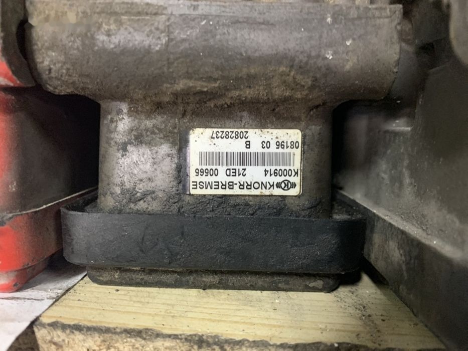 Knorr-Bremse Przód K000085 K000913   Scania Volvo RENAULT MAN K000913 K000085 K000914 - Válvula de freno para Camión: foto 2 Knorr-Bremse Przód K000085 K000913   Scania Volvo RENAULT MAN K000913 K000085 K000914 - Válvula de freno para Camión: foto 2