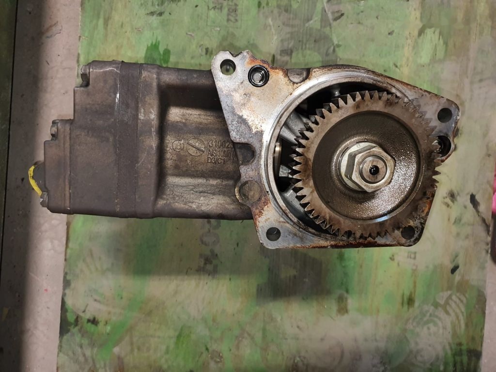 Voith LP490 A0021304215 Mercedes-Benz Actros MP4 - Compresor para Camión: foto 3 Voith LP490 A0021304215 Mercedes-Benz Actros MP4 - Compresor para Camión: foto 3