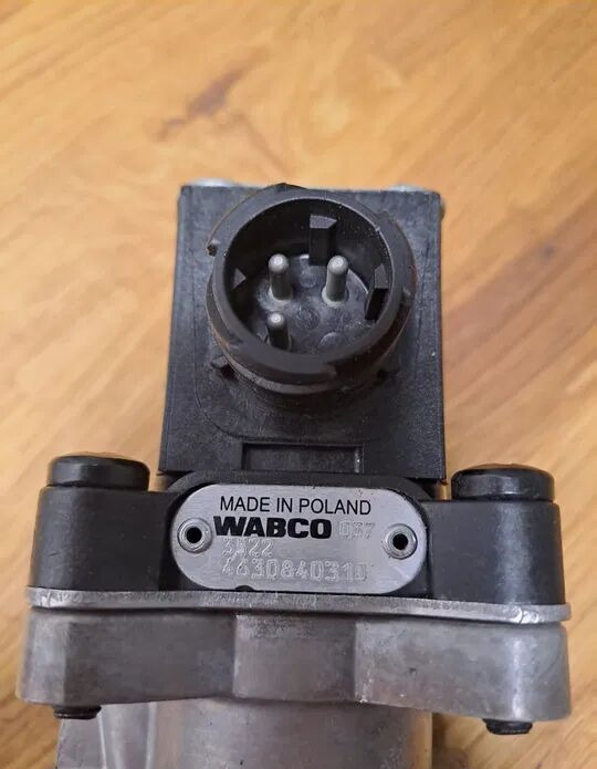 WABCO 4630840310 WABCO truck - Válvula de freno para Camión: foto 1 WABCO 4630840310 WABCO truck - Válvula de freno para Camión: foto 1