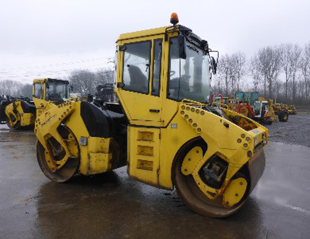 Doble Vibrante Bomag BW 164AD-4 - Apisonadora de asfalto: foto 1 Doble Vibrante Bomag BW 164AD-4 - Apisonadora de asfalto: foto 1