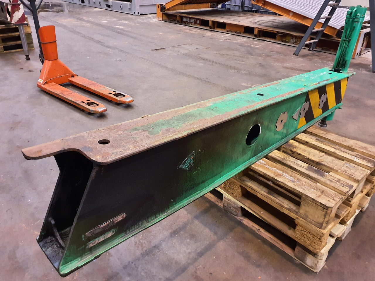 FAUN ATF 60-3 front outrigger beam with support cylinder - Suspensión para Autogrúa: foto 4 FAUN ATF 60-3 front outrigger beam with support cylinder - Suspensión para Autogrúa: foto 4