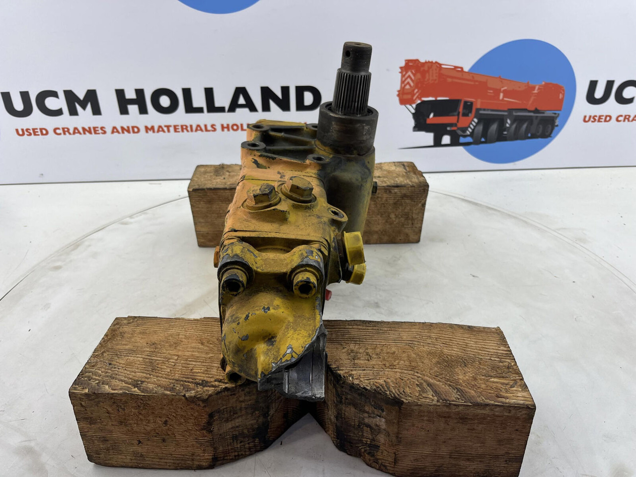 FAUN RTF 30 hydro steering box - Caja de dirección para Grúa: foto 2 FAUN RTF 30 hydro steering box - Caja de dirección para Grúa: foto 2