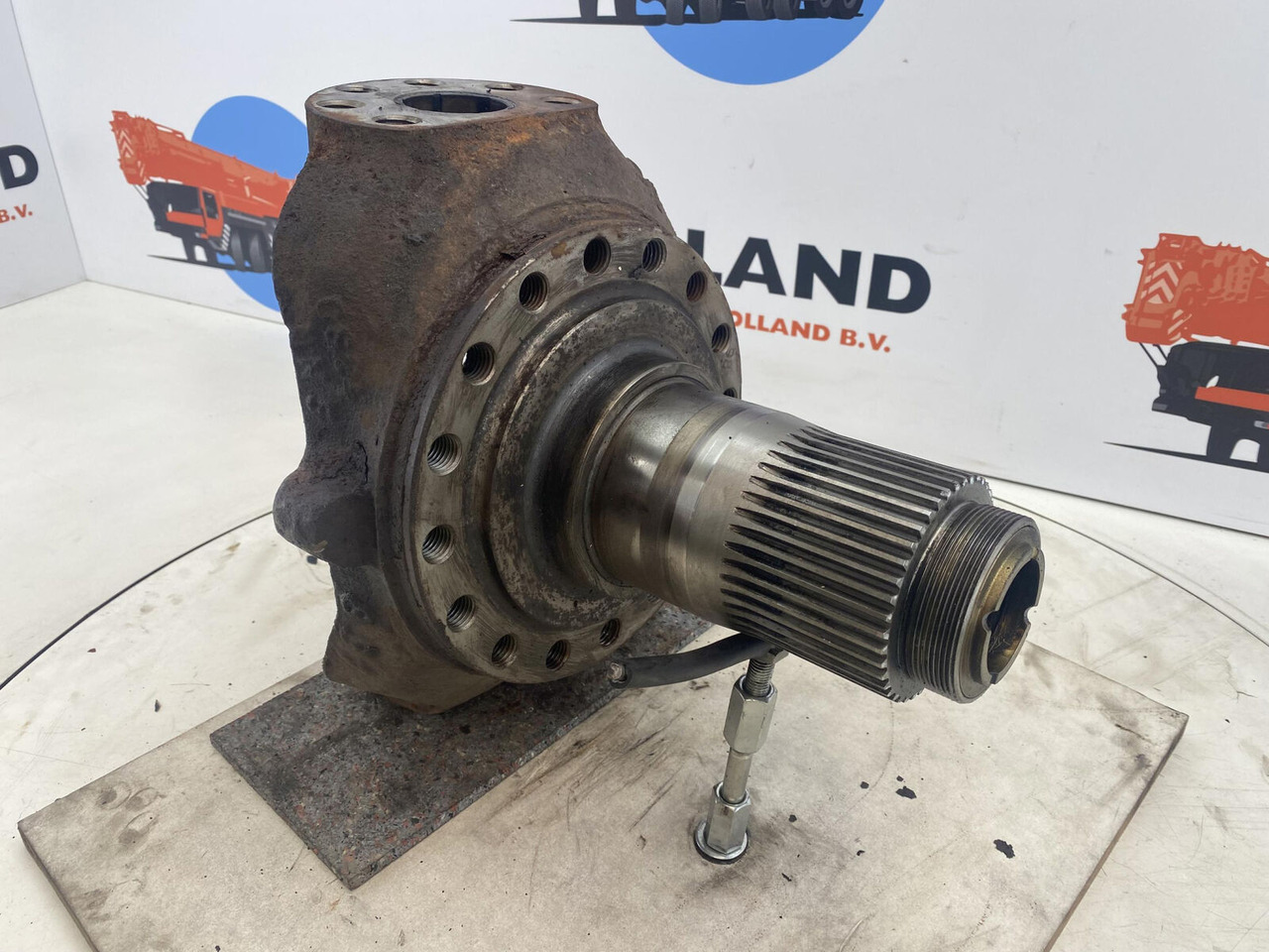 Liebherr LTM 1025 Steering knuckle 16 holes axle 1 - Mangueta para Autogrúa: foto 3 Liebherr LTM 1025 Steering knuckle 16 holes axle 1 - Mangueta para Autogrúa: foto 3