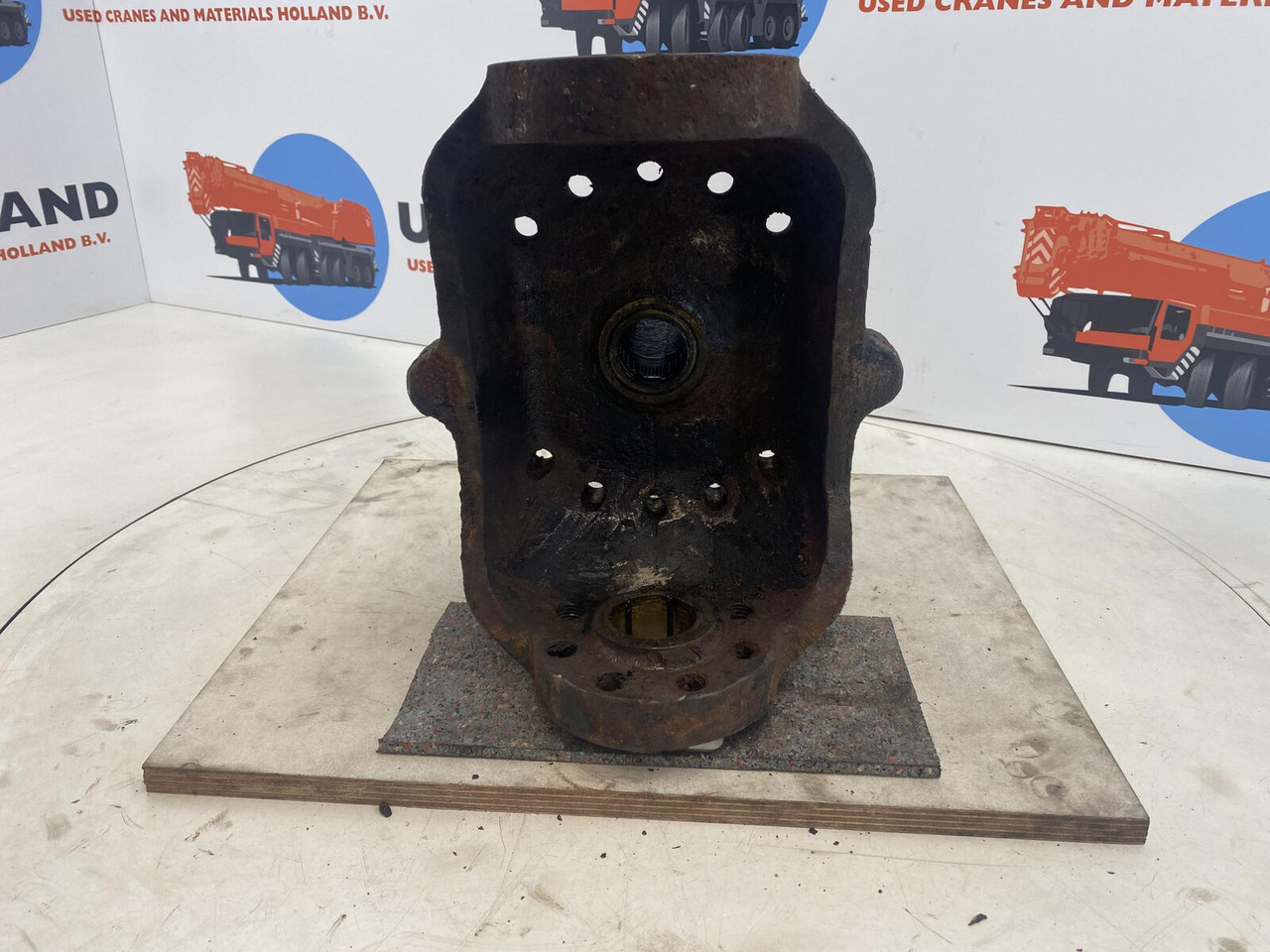 Liebherr LTM 1025 Steering knuckle 16 holes axle 1 - Mangueta para Autogrúa: foto 5 Liebherr LTM 1025 Steering knuckle 16 holes axle 1 - Mangueta para Autogrúa: foto 5