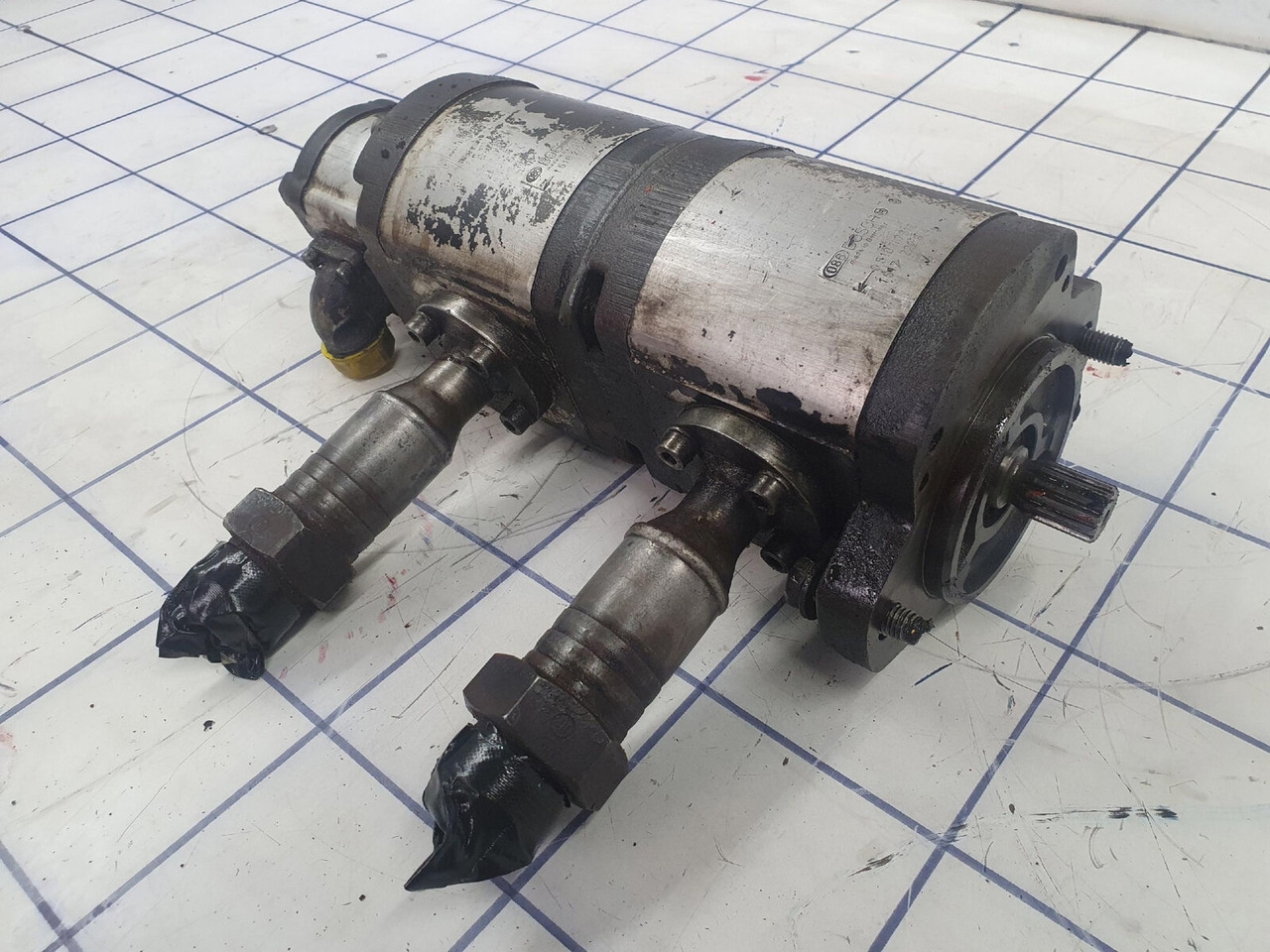 Liebherr LTM 1050-1 TRIPLE GEAR PUMP - Bomba hidráulica para Autogrúa: foto 4 Liebherr LTM 1050-1 TRIPLE GEAR PUMP - Bomba hidráulica para Autogrúa: foto 4