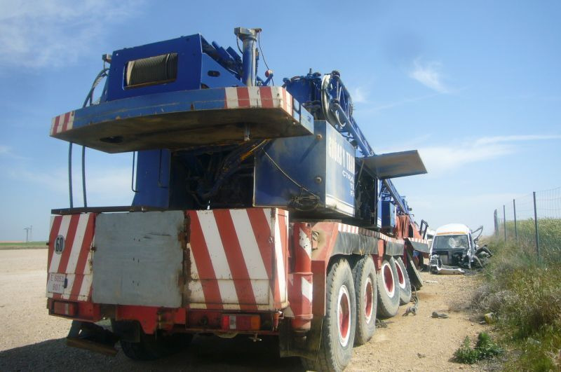 Liebherr LTM 1090 for parts - Autogrúa: foto 2 Liebherr LTM 1090 for parts - Autogrúa: foto 2