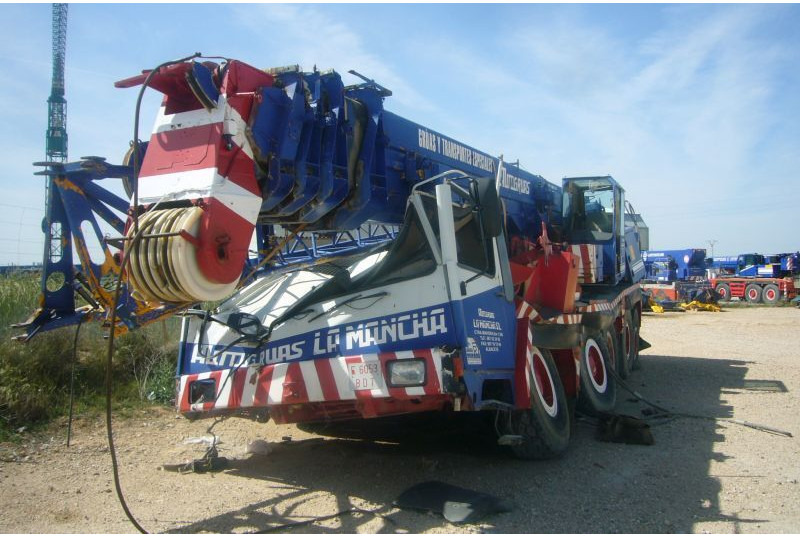 Liebherr LTM 1090 for parts - Grúa todo terreno: foto 1 Liebherr LTM 1090 for parts - Grúa todo terreno: foto 1