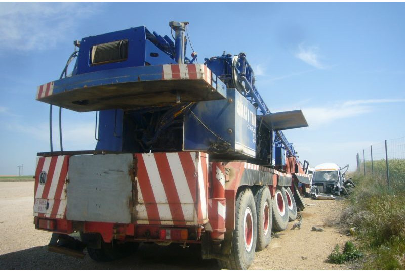 Liebherr LTM 1090 for parts - Grúa todo terreno: foto 2 Liebherr LTM 1090 for parts - Grúa todo terreno: foto 2
