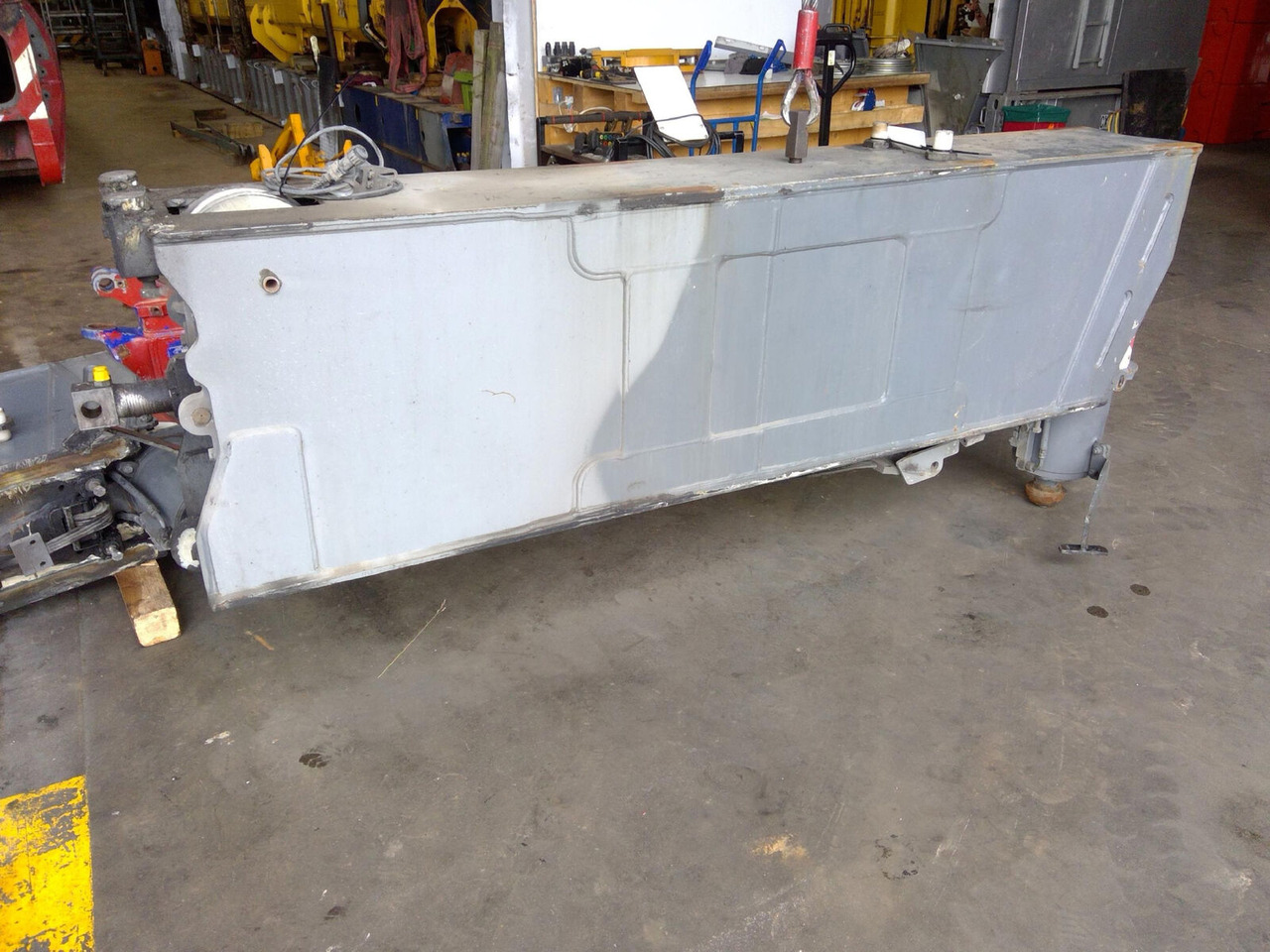 Liebherr LTM 1250-6.1 outrigger beam complete rear - Suspensión para Grúa: foto 3 Liebherr LTM 1250-6.1 outrigger beam complete rear - Suspensión para Grúa: foto 3