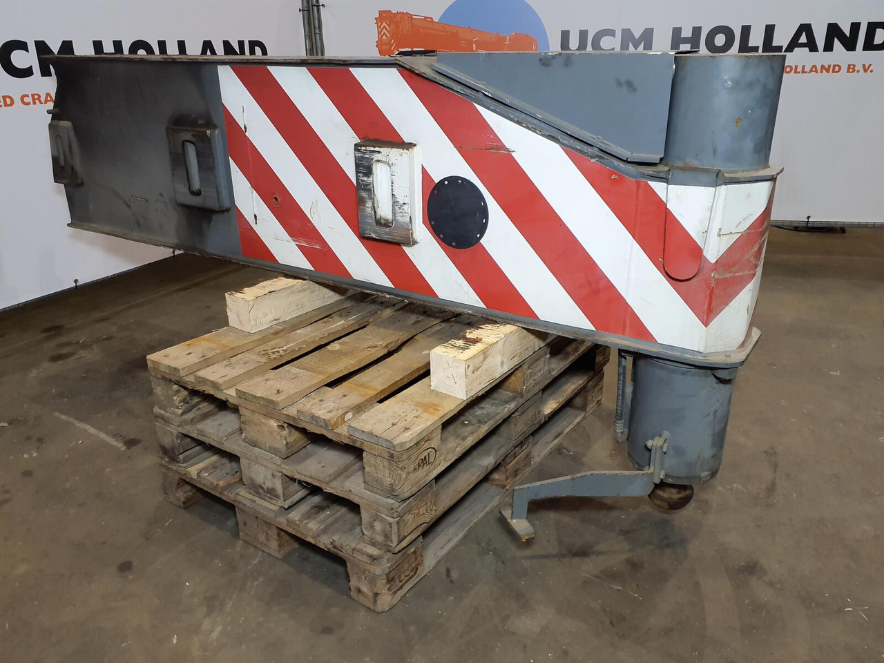 Liebherr LTM 1250-6.1 outriggerbeam front with support cylinder - Suspensión para Grúa: foto 1 Liebherr LTM 1250-6.1 outriggerbeam front with support cylinder - Suspensión para Grúa: foto 1