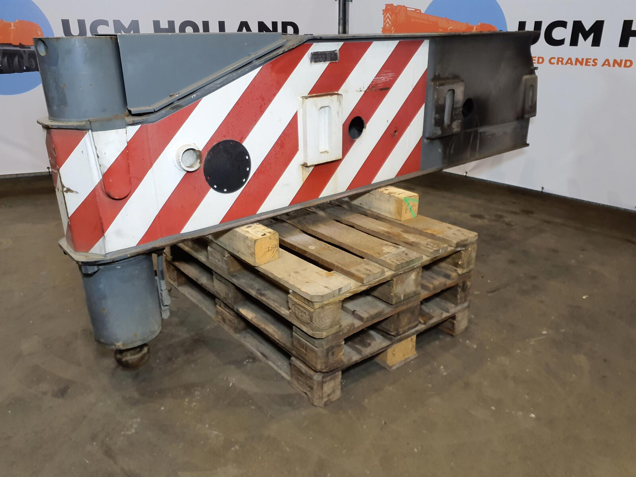 Liebherr LTM 1250-6.1 outriggerbeam front with support cylinder - Suspensión para Grúa: foto 2 Liebherr LTM 1250-6.1 outriggerbeam front with support cylinder - Suspensión para Grúa: foto 2