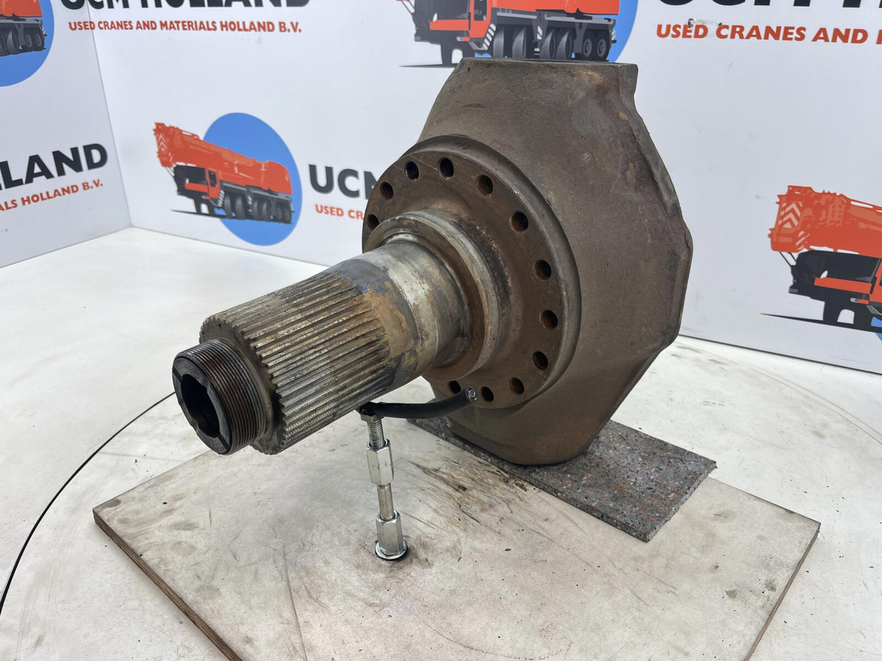 PPM ATT 400 Steering knuckle 16 holes axle 1 - Mangueta para Grúa: foto 1 PPM ATT 400 Steering knuckle 16 holes axle 1 - Mangueta para Grúa: foto 1