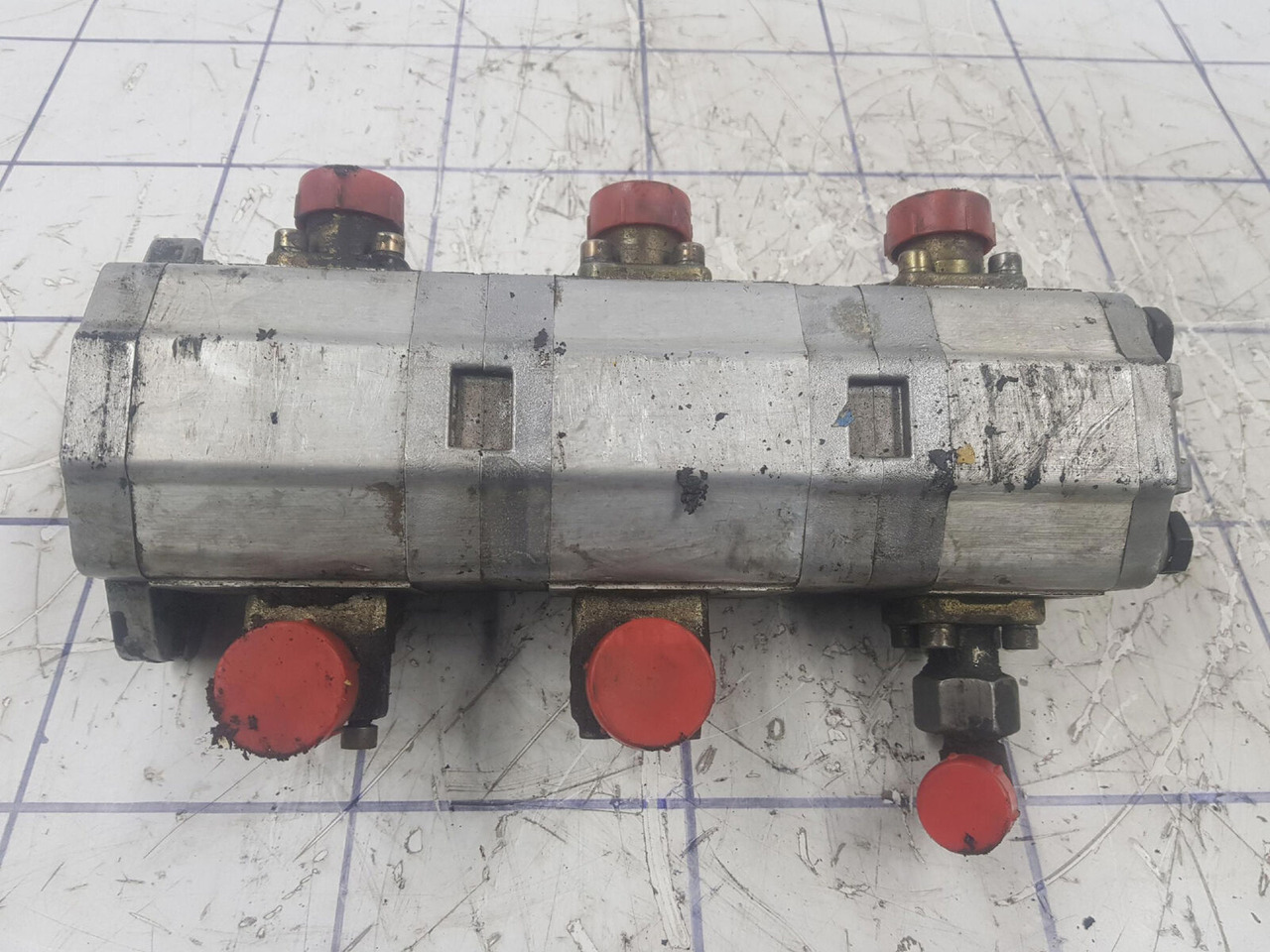 Sauer Sundstrand 3 way gear pump - Bomba hidráulica para Autogrúa: foto 4 Sauer Sundstrand 3 way gear pump - Bomba hidráulica para Autogrúa: foto 4