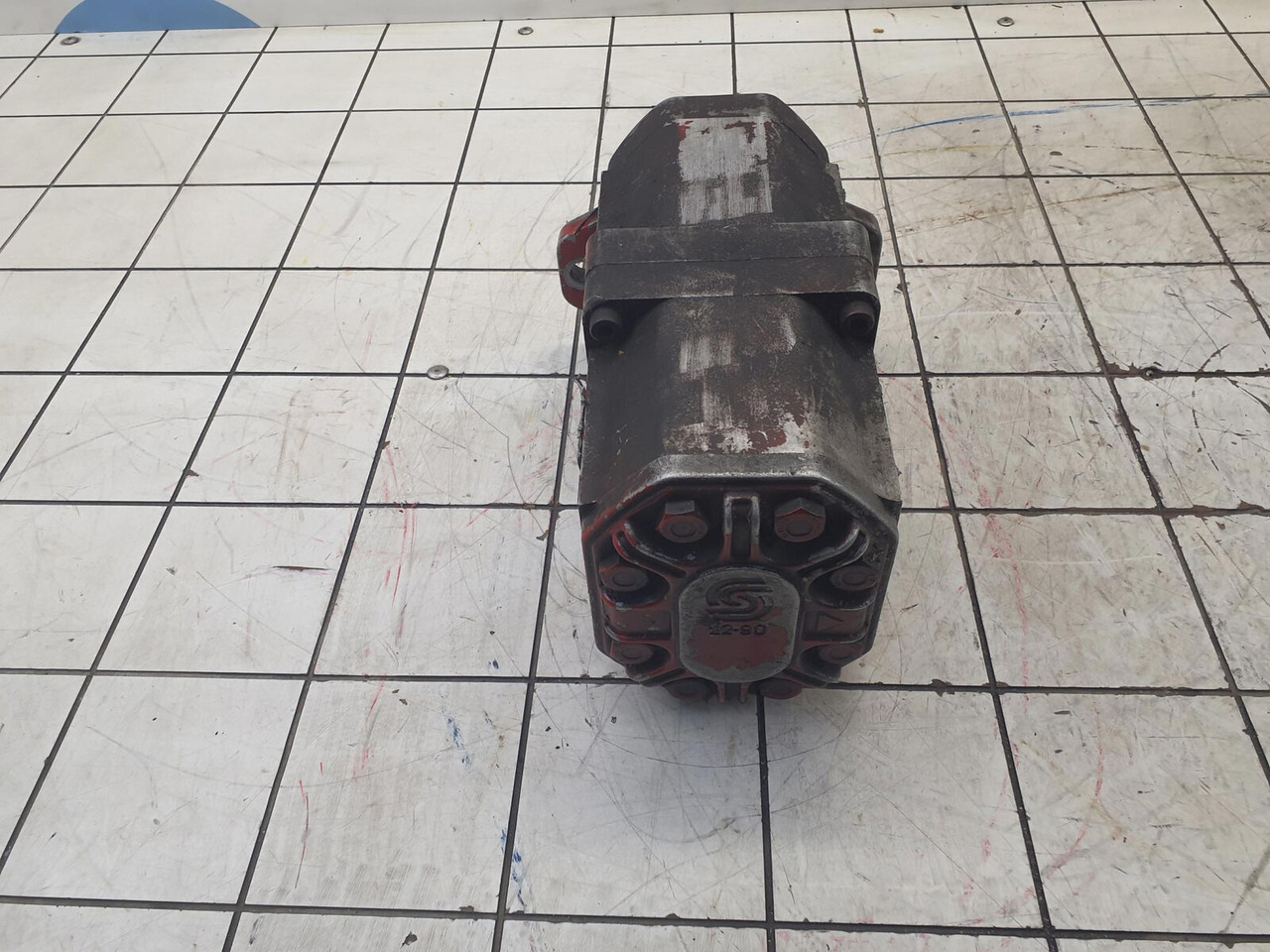 Sundstrand dual gear pump - Bomba hidráulica para Autogrúa: foto 4 Sundstrand dual gear pump - Bomba hidráulica para Autogrúa: foto 4