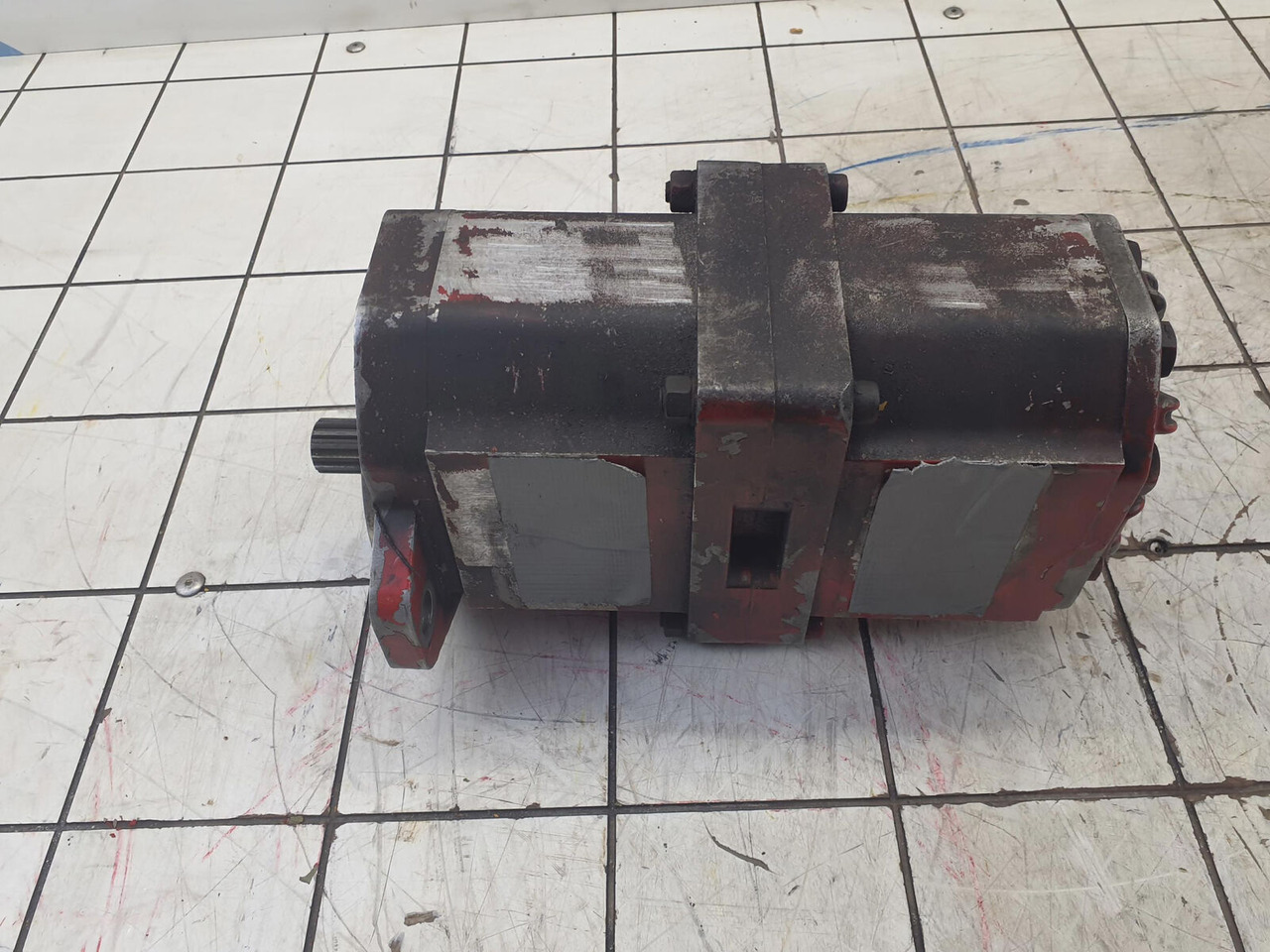 Sundstrand dual gear pump - Bomba hidráulica para Autogrúa: foto 3 Sundstrand dual gear pump - Bomba hidráulica para Autogrúa: foto 3