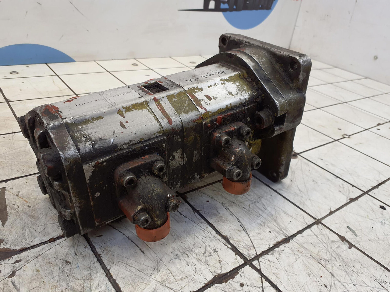 Sundstrand dual gear pump - Bomba hidráulica para Grúa: foto 4 Sundstrand dual gear pump - Bomba hidráulica para Grúa: foto 4