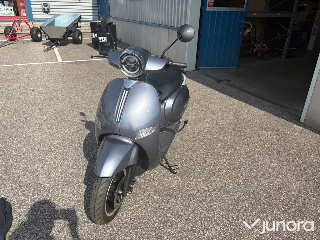 EU-moped - Yadea C-Lucky, NY! - Motocicleta: foto 4 EU-moped - Yadea C-Lucky, NY! - Motocicleta: foto 4