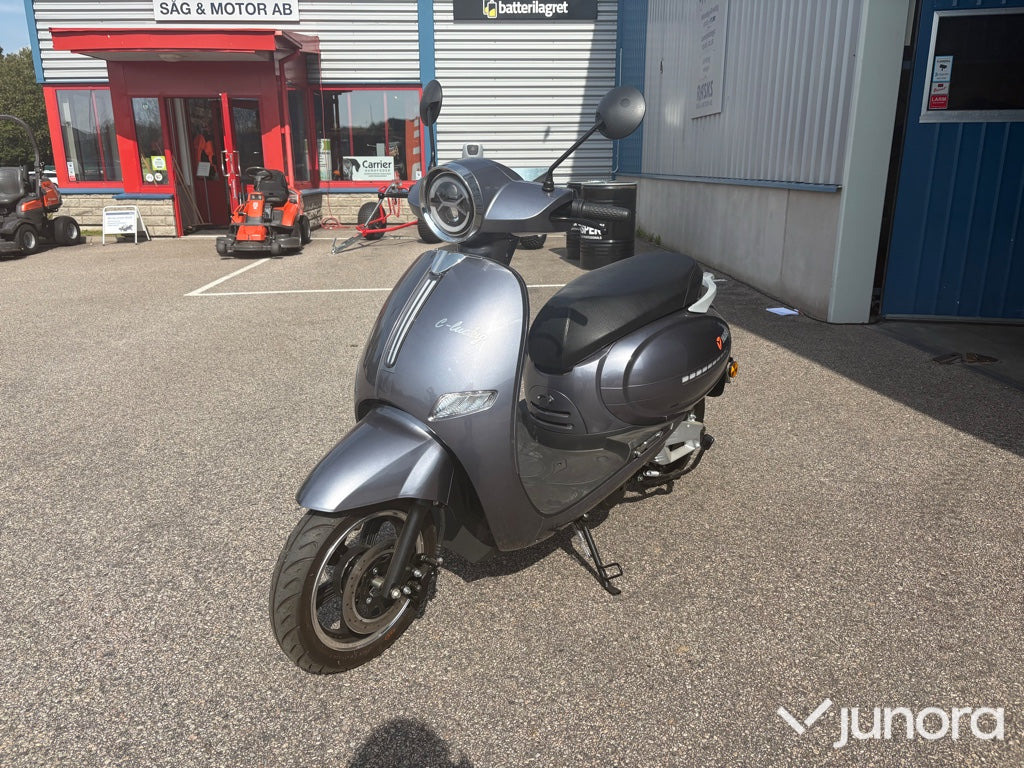 EU-moped - Yadea C-Lucky, NY! - Motocicleta: foto 1 EU-moped - Yadea C-Lucky, NY! - Motocicleta: foto 1