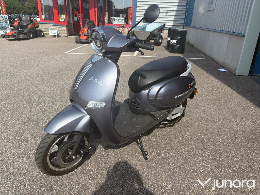 EU-moped - Yadea C-Lucky, NY! - Motocicleta: foto 5 EU-moped - Yadea C-Lucky, NY! - Motocicleta: foto 5