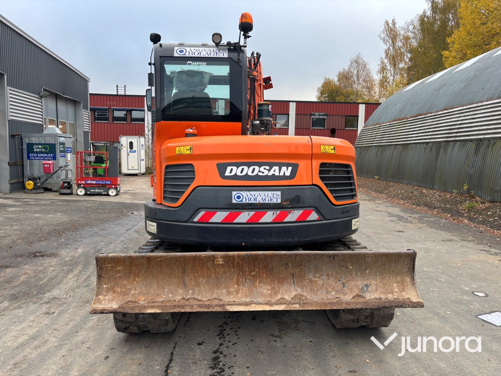 Grävmaskin - Doosan DX85R-3 - Excavadora de cadenas: foto 4 Grävmaskin - Doosan DX85R-3 - Excavadora de cadenas: foto 4