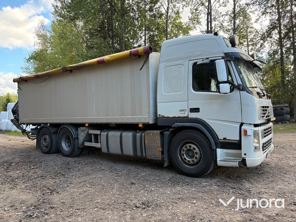 Lastbil Volvo FM-480 6*2 med lyftkran - Camión caja abierta, Camión grúa: foto 4 Lastbil Volvo FM-480 6*2 med lyftkran - Camión caja abierta, Camión grúa: foto 4