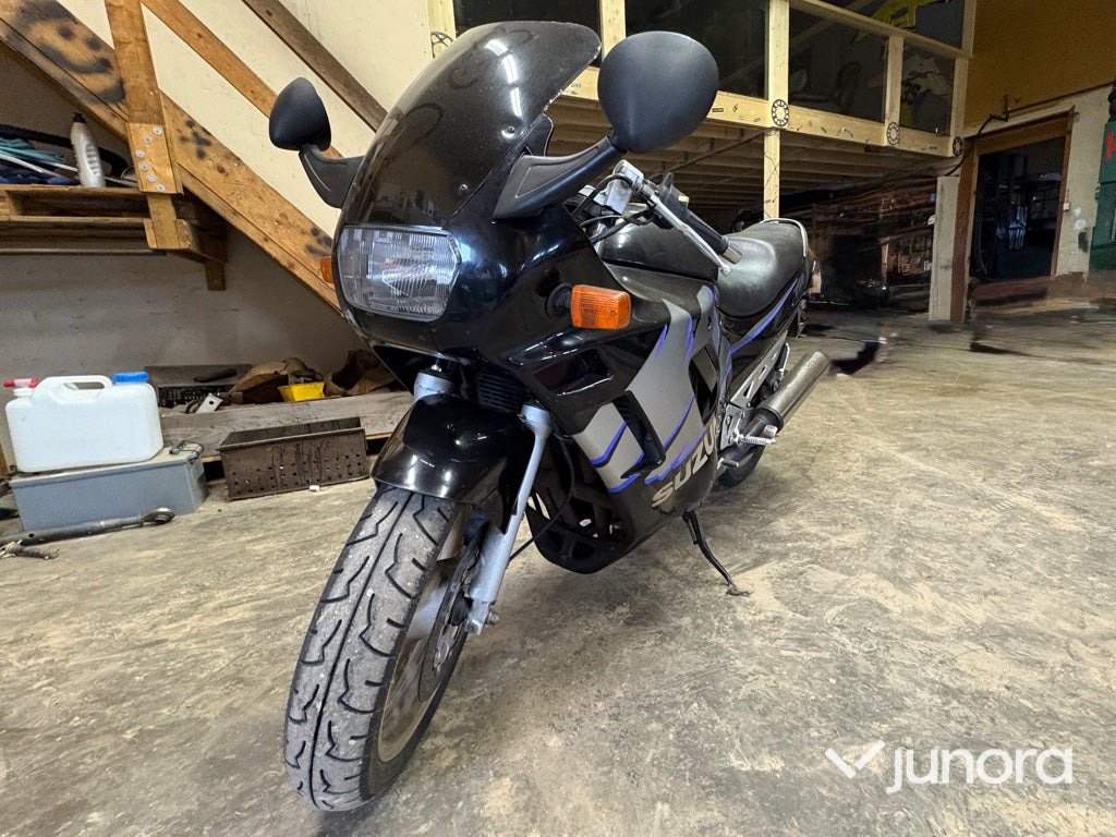 Motorcykel - Suzuki, GSX 750 F - Motocicleta: foto 1 Motorcykel - Suzuki, GSX 750 F - Motocicleta: foto 1