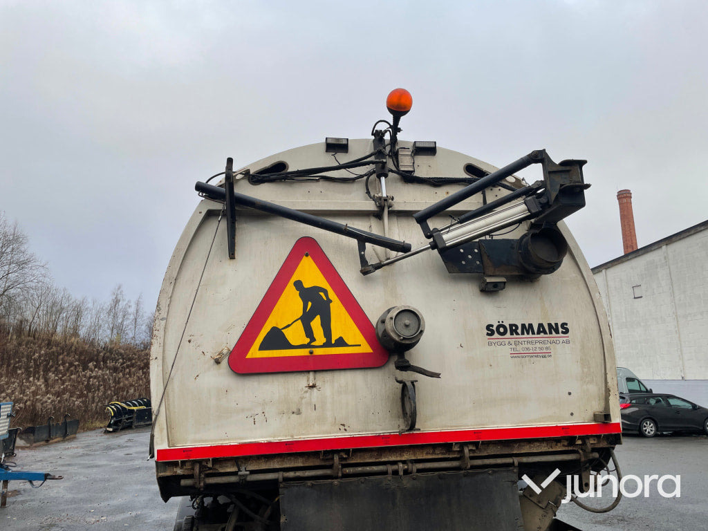 Sop och Uppsamlarbil Scania 94D / 260 - Otros maquinaria: foto 4 Sop och Uppsamlarbil Scania 94D / 260 - Otros maquinaria: foto 4