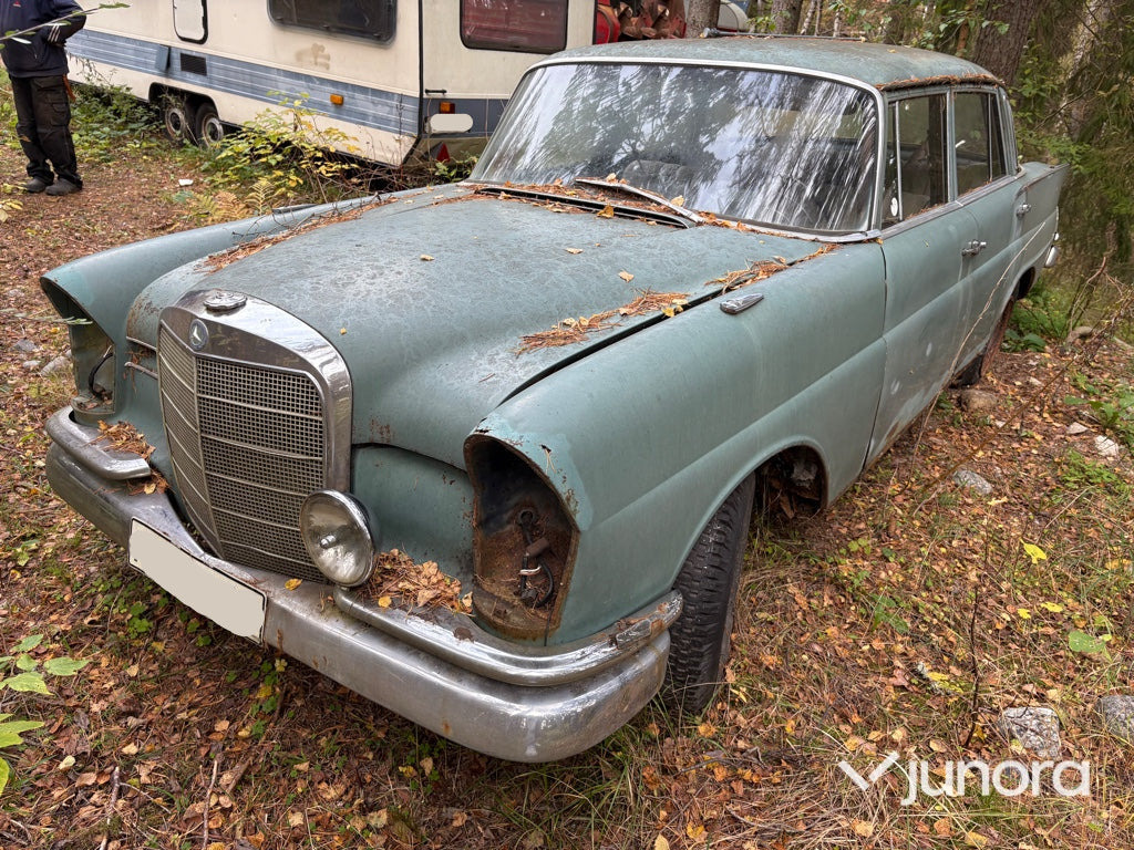 Renoveringsobjekt - Mercedes-Benz 220 S - Coche: foto 1 Renoveringsobjekt - Mercedes-Benz 220 S - Coche: foto 1