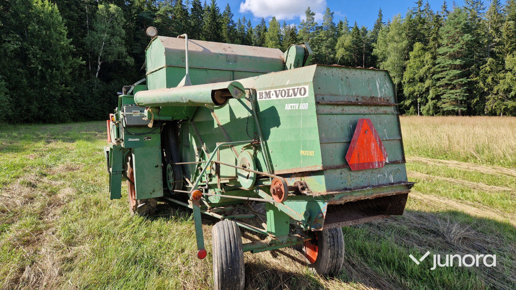 Skördetröska - Volvo BM, Aktiv 800 + Aktiv 800 som reservdel - Cosechadora de granos: foto 2 Skördetröska - Volvo BM, Aktiv 800 + Aktiv 800 som reservdel - Cosechadora de granos: foto 2