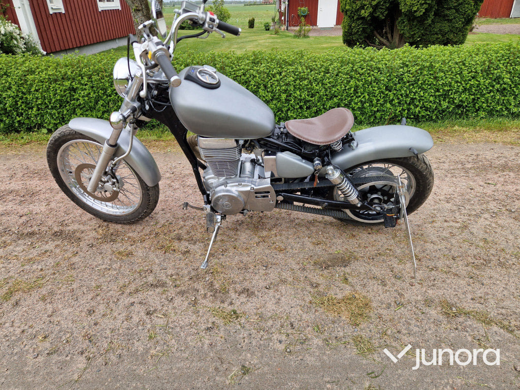 Suzuki LS 650 Bobber - Motocicleta: foto 4 Suzuki LS 650 Bobber - Motocicleta: foto 4
