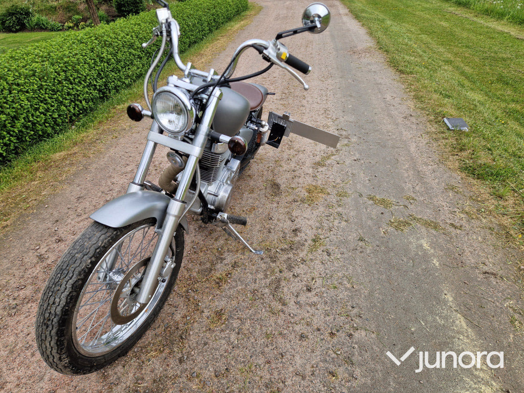 Suzuki LS 650 Bobber - Motocicleta: foto 5 Suzuki LS 650 Bobber - Motocicleta: foto 5