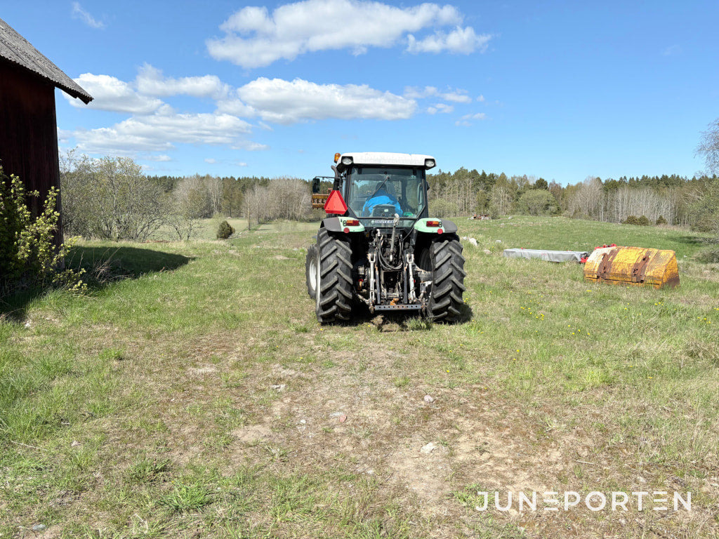 Traktor Deutz Fahr Agrofarm 430TTV med frontlastare - Tractor: foto 5 Traktor Deutz Fahr Agrofarm 430TTV med frontlastare - Tractor: foto 5