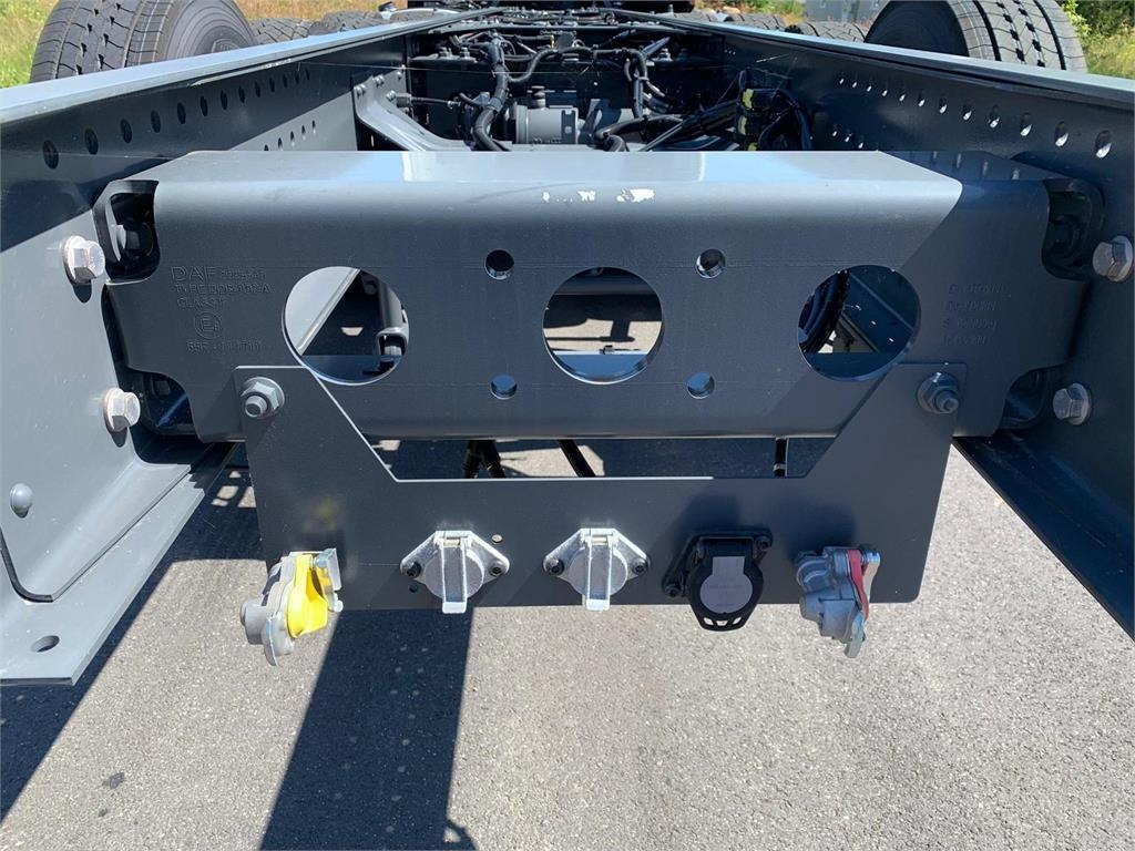 Camión portacontenedor de cadenas DAF XF 430 FAW 8x4*4 Tridem: foto 7 Camión portacontenedor de cadenas DAF XF 430 FAW 8x4*4 Tridem: foto 7