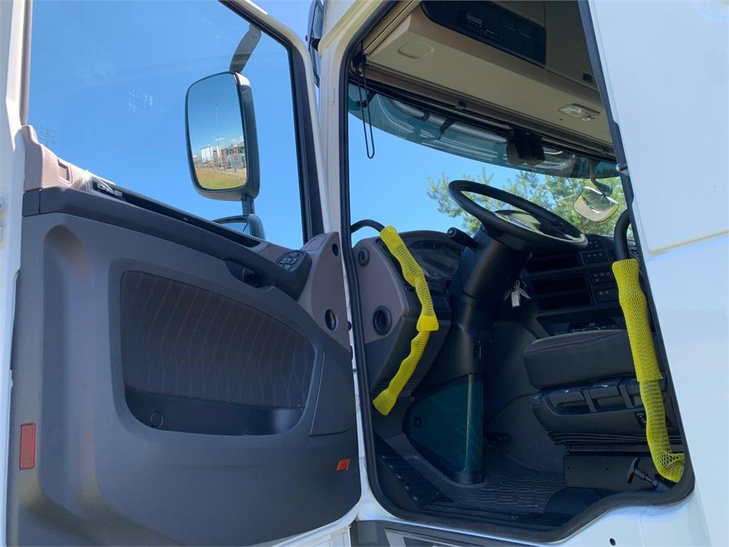 Camión portacontenedor de cadenas DAF XF 430 FAW 8x4*4 Tridem: foto 9 Camión portacontenedor de cadenas DAF XF 430 FAW 8x4*4 Tridem: foto 9