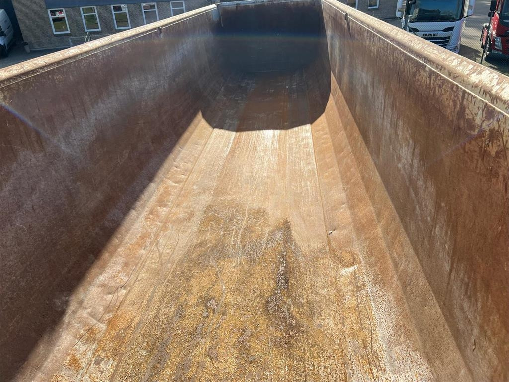 Langendorf 35,4m3 Hardox SKS-HS 30-9,9 mtr - Semirremolque volquete: foto 4 Langendorf 35,4m3 Hardox SKS-HS 30-9,9 mtr - Semirremolque volquete: foto 4