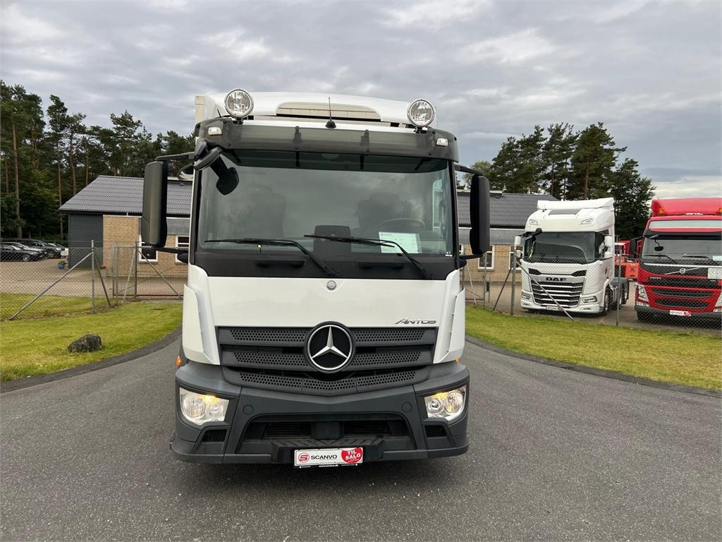 Camión caja cerrada Mercedes-Benz Antos 1824 LnR: foto 23