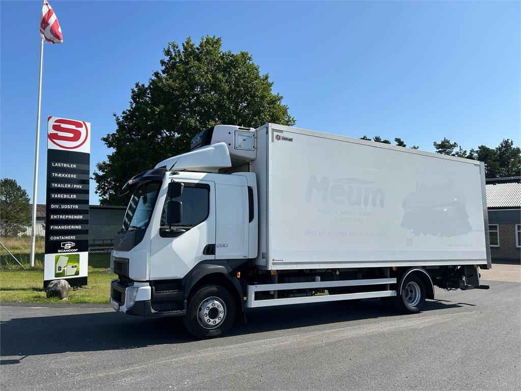 Volvo FL 280 (12 ton) Dobbelt compartment - Camión frigorífico: foto 1 Volvo FL 280 (12 ton) Dobbelt compartment - Camión frigorífico: foto 1