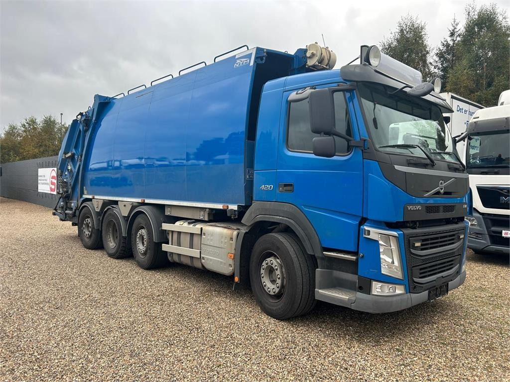 Volvo FM420 8x2*6 Trippel NTM 25m3 - Camión de basura: foto 1 Volvo FM420 8x2*6 Trippel NTM 25m3 - Camión de basura: foto 1