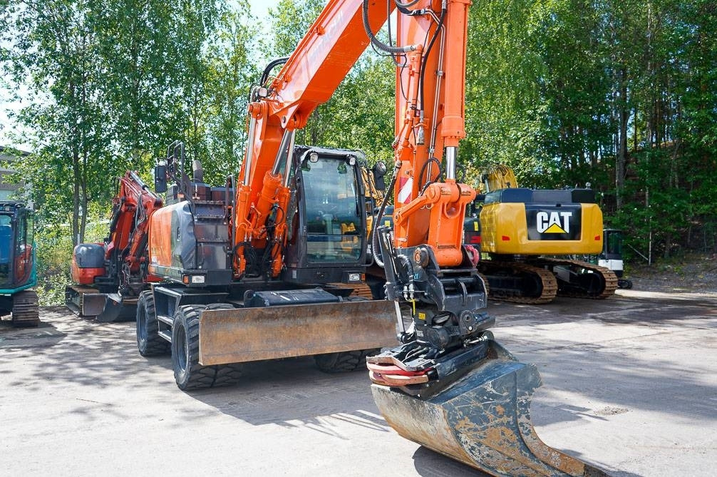 Hitachi ZX 140 W-6 - Excavadora de ruedas: foto 5 Hitachi ZX 140 W-6 - Excavadora de ruedas: foto 5