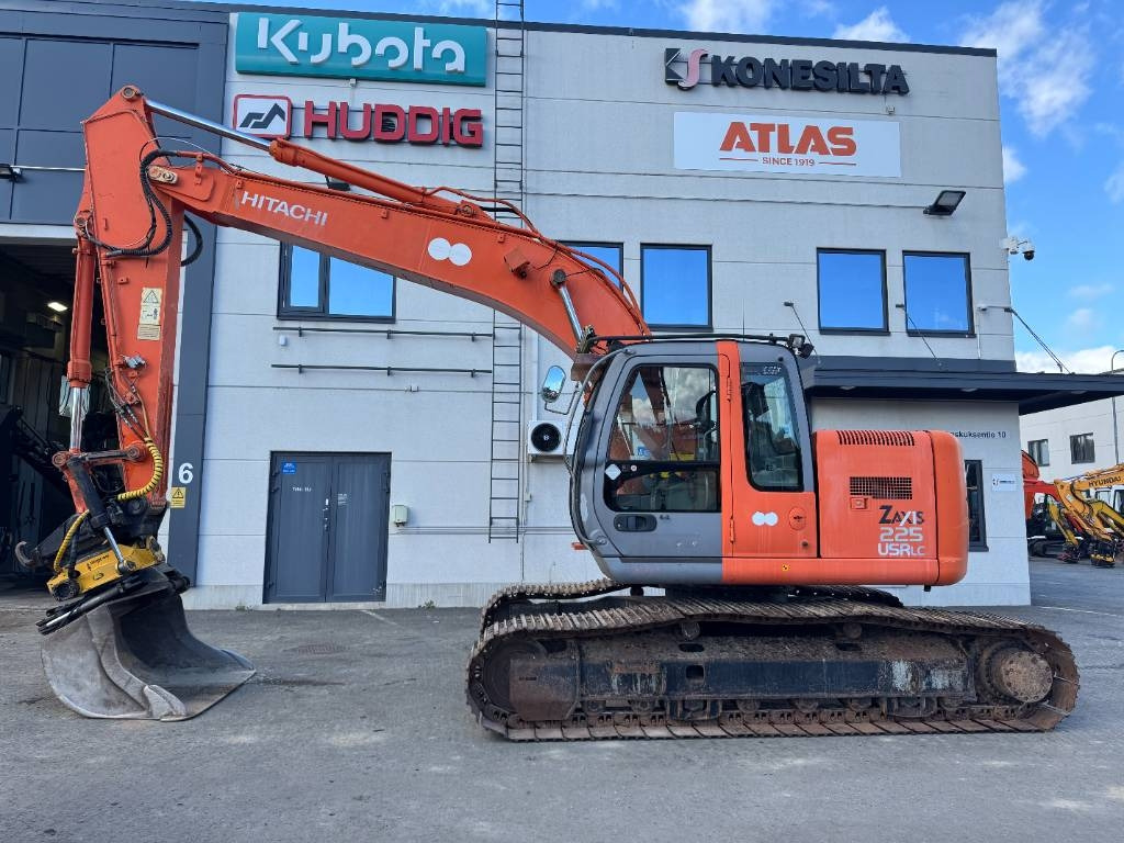 Hitachi ZX225USR PYÖRITTÄJÄLLÄ  - Excavadora de cadenas: foto 1 Hitachi ZX225USR PYÖRITTÄJÄLLÄ  - Excavadora de cadenas: foto 1