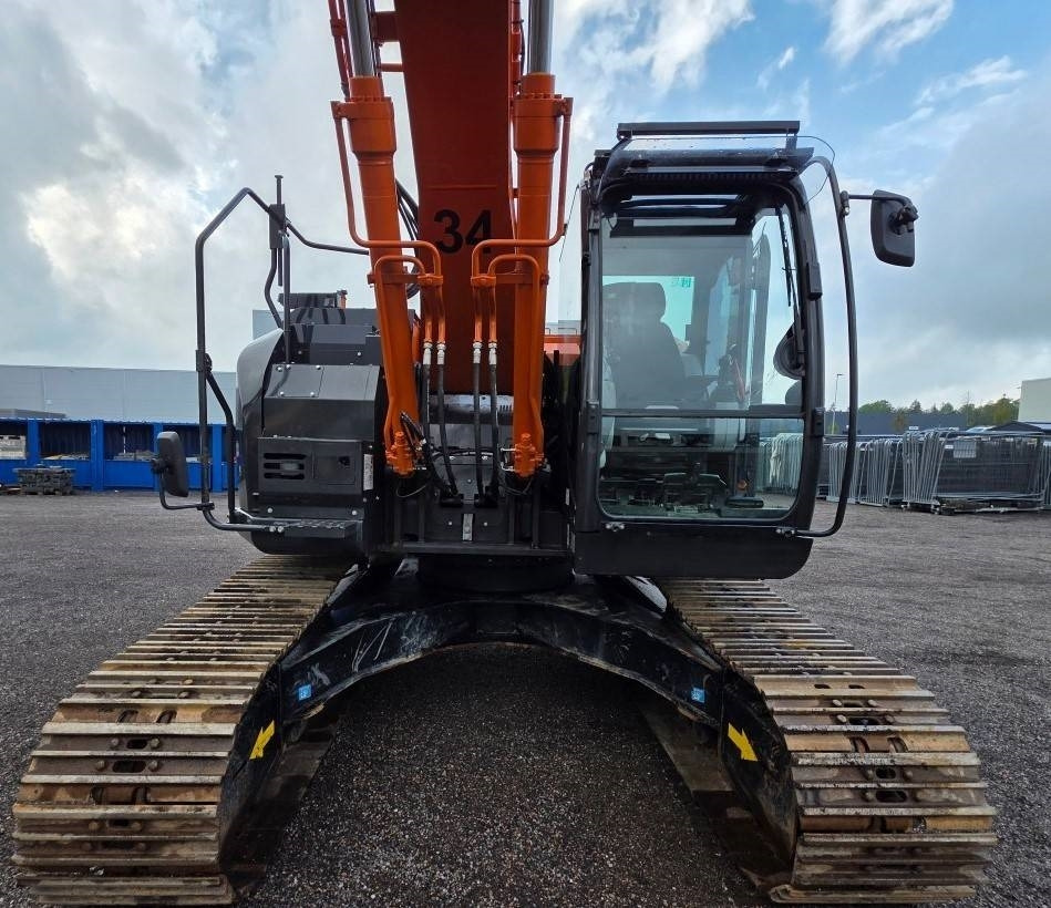 Hitachi ZX225USRLC-6 - Excavadora de cadenas: foto 4 Hitachi ZX225USRLC-6 - Excavadora de cadenas: foto 4