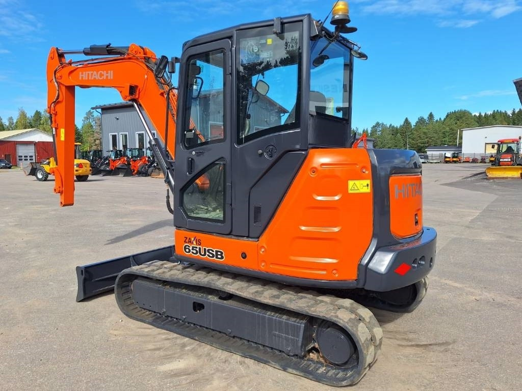 Hitachi ZX65USB-5 - Miniexcavadora: foto 2 Hitachi ZX65USB-5 - Miniexcavadora: foto 2
